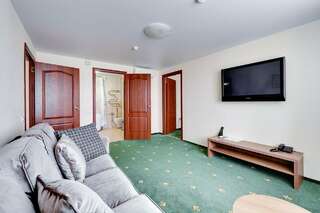 Гостиница Полюстрово Санкт-Петербург Апартаменты с 3 спальнями и кухней-8