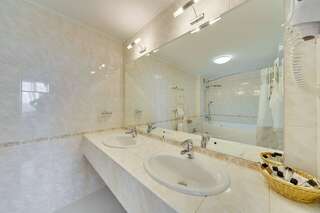 Гостиница Полюстрово Санкт-Петербург Люкс с гидромассажной ванной-13