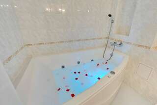 Гостиница Полюстрово Санкт-Петербург Люкс с гидромассажной ванной-12